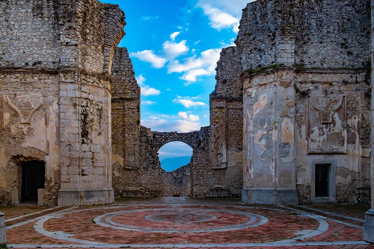 Abbazia al Goleto tra spiritualità e fascino